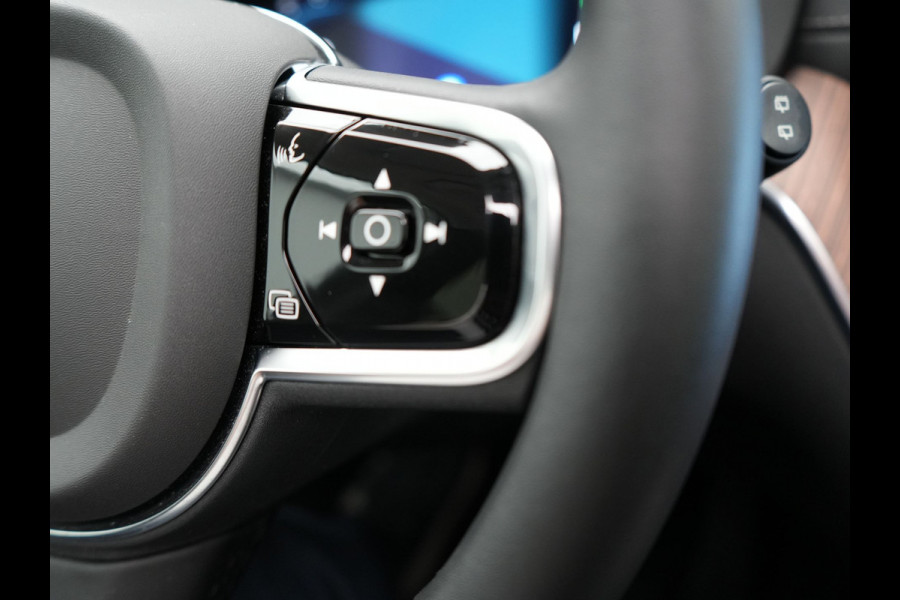 Volvo XC60 T8 AWD Ultimate Bright Plug In Hybrid PHEV | Panodak | Luxe Lederen Sportstoelen Memory & Massage | 360 Camera | Adaptive Cruise | Head Up | 20"L.M | Google Maps |