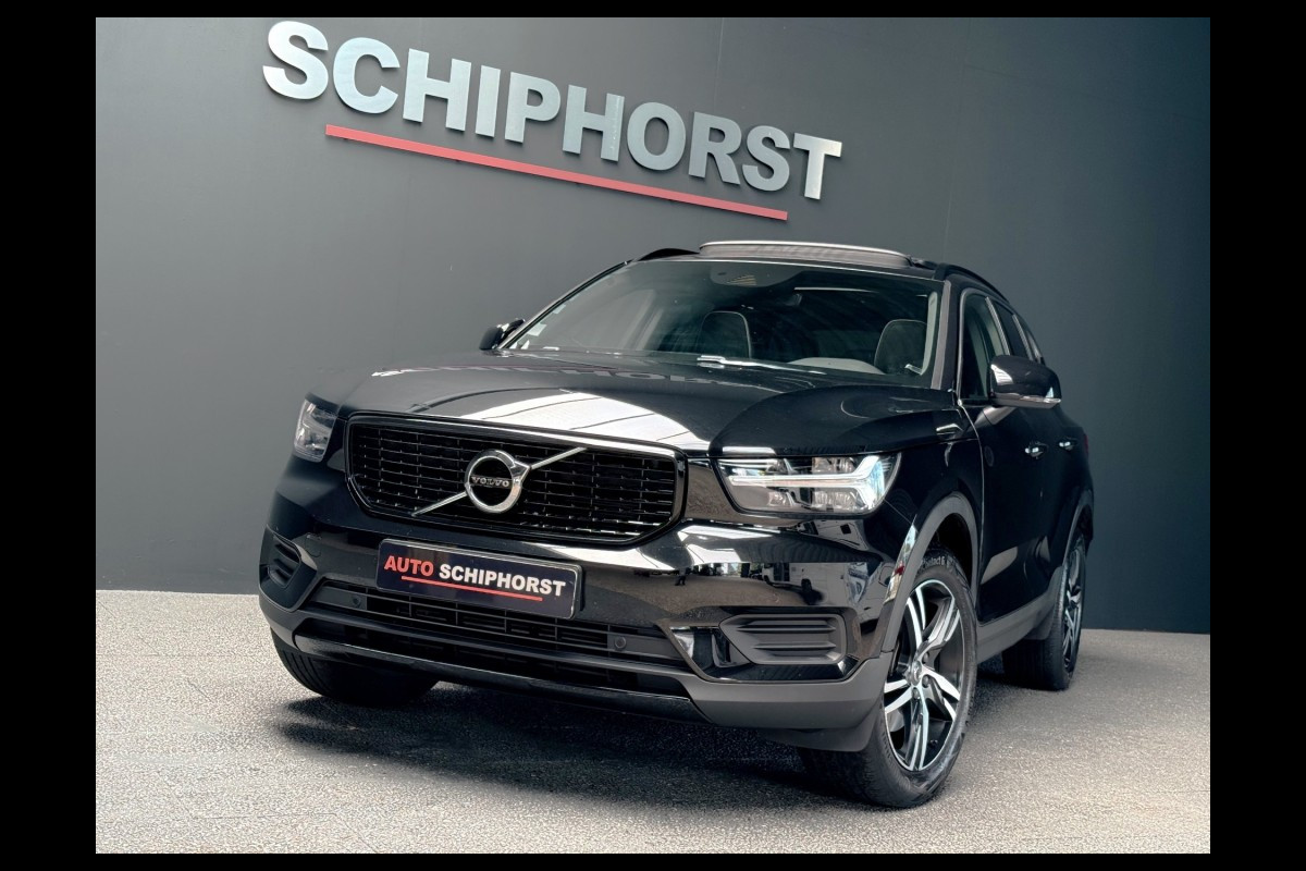 Volvo XC40 T4 190Pk R-Design Panorama dak trekhaak+winterbanden Volvo XC40 T4 190Pk R-Design Panorama dak trekhaak+winterbanden