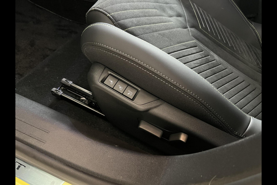 Peugeot e-208 EV GT 51 kWh | Long range | Stoelverwarming & Massage | Navigatie | Adaptieve Cruise Control |