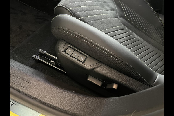 Peugeot e-208 EV GT 51 kWh | Long range | Stoelverwarming & Massage | Navigatie | Adaptieve Cruise Control |