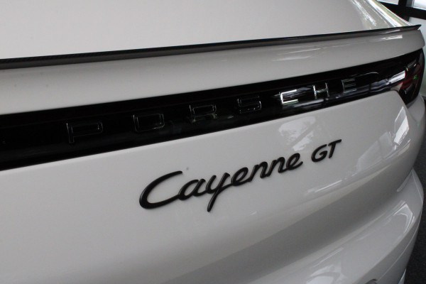 Porsche Cayenne Coupé 3.0 GT Sport Chrono Carbon Softclose Camera Bose Elektr. uitklapbare trekhaak Alcantara binnenhemel 22" LM velgen