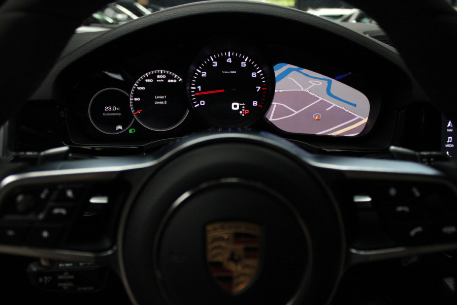 Porsche Cayenne Coupé 3.0 GT Sport Chrono Carbon Softclose Camera Bose Elektr. uitklapbare trekhaak Alcantara binnenhemel 22" LM velgen