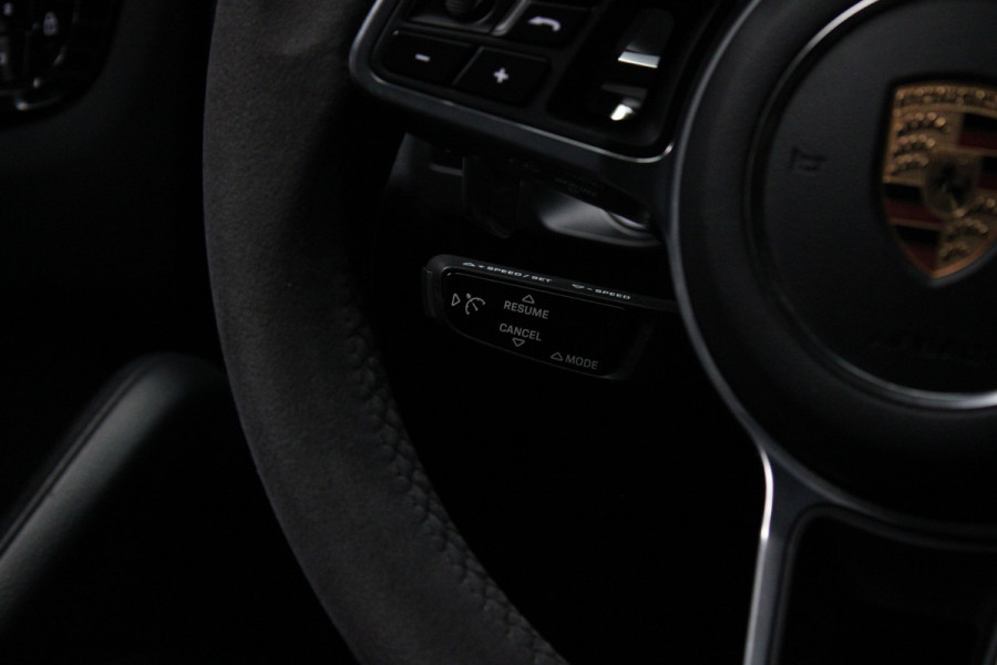 Porsche Cayenne Coupé 3.0 GT Sport Chrono Carbon Softclose Camera Bose Elektr. uitklapbare trekhaak Alcantara binnenhemel 22" LM velgen