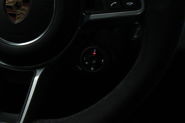 Porsche Cayenne Coupé 3.0 GT Sport Chrono Carbon Softclose Camera Bose Elektr. uitklapbare trekhaak Alcantara binnenhemel 22" LM velgen