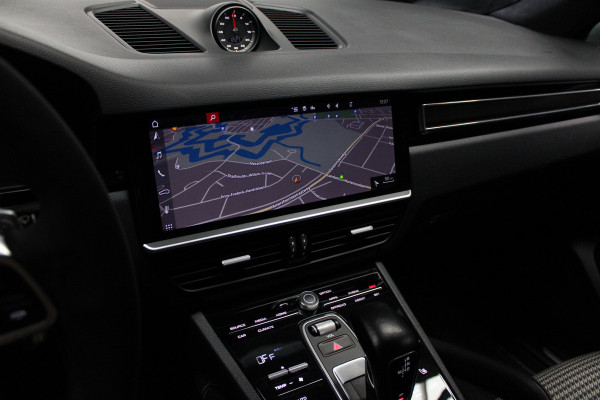 Porsche Cayenne Coupé 3.0 GT Sport Chrono Carbon Softclose Camera Bose Elektr. uitklapbare trekhaak Alcantara binnenhemel 22" LM velgen