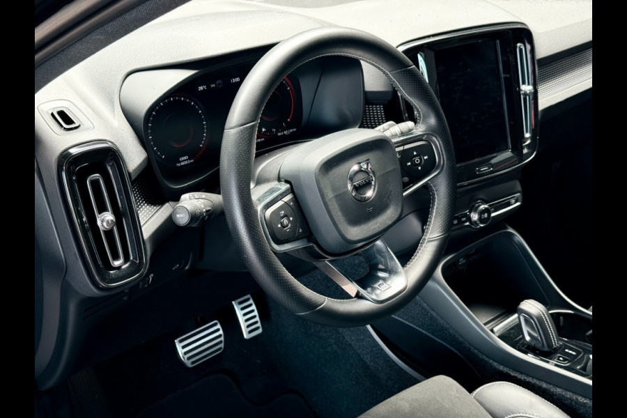 Volvo XC40 T4 190Pk R-Design Panorama dak trekhaak+winterbanden