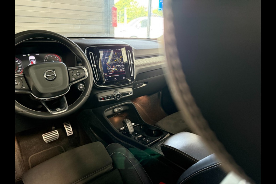 Volvo XC40 T4 190Pk R-Design Panorama dak trekhaak+winterbanden