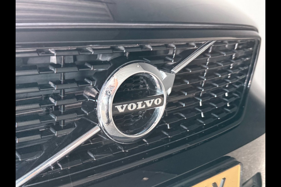 Volvo XC40 T4 190Pk R-Design Panorama dak trekhaak+winterbanden