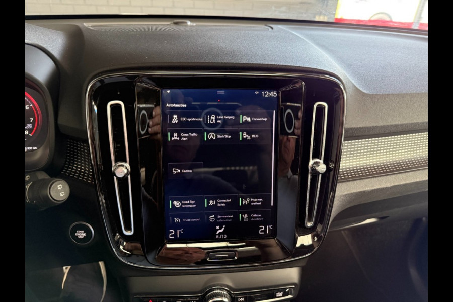 Volvo XC40 T4 190Pk R-Design Panorama dak trekhaak+winterbanden