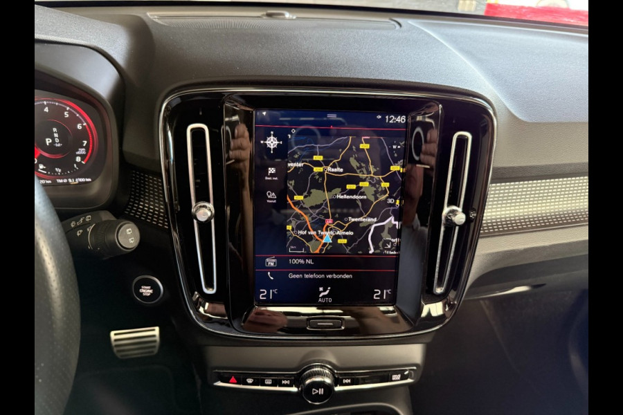 Volvo XC40 T4 190Pk R-Design Panorama dak trekhaak+winterbanden