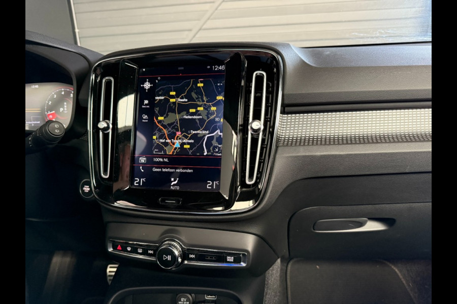 Volvo XC40 T4 190Pk R-Design Panorama dak trekhaak+winterbanden