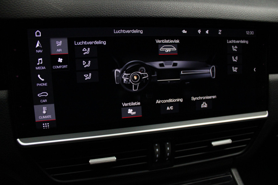 Porsche Cayenne Coupé 3.0 GT Sport Chrono Carbon Softclose Camera Bose Elektr. uitklapbare trekhaak Alcantara binnenhemel 22" LM velgen