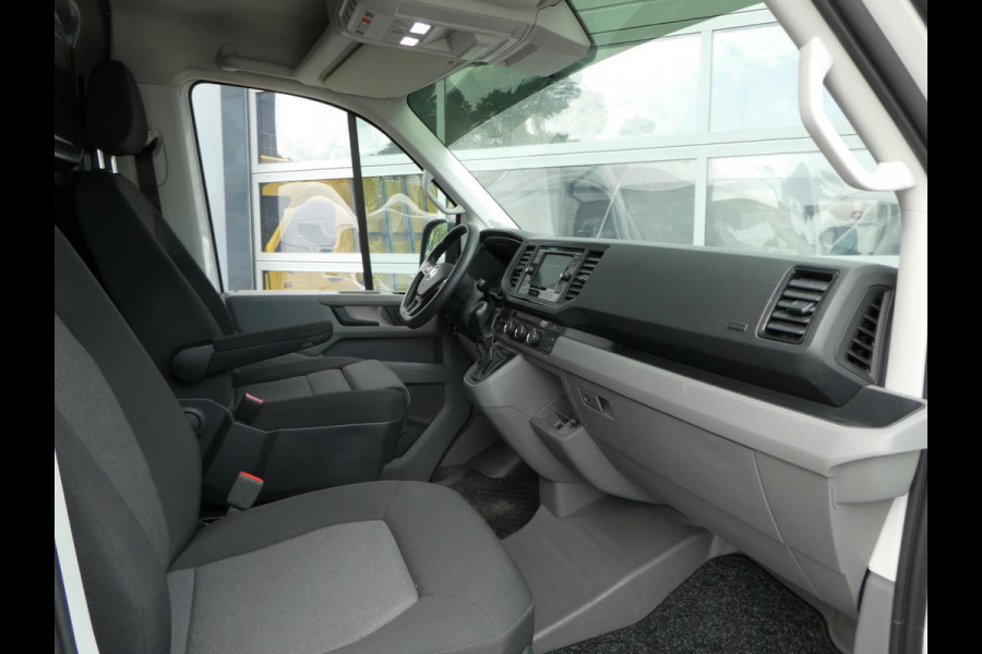 Volkswagen Crafter 35 2.0 TDI 180 pk L3H3 ( L2H2) airco, apple carplay ,camera ,trekhaak