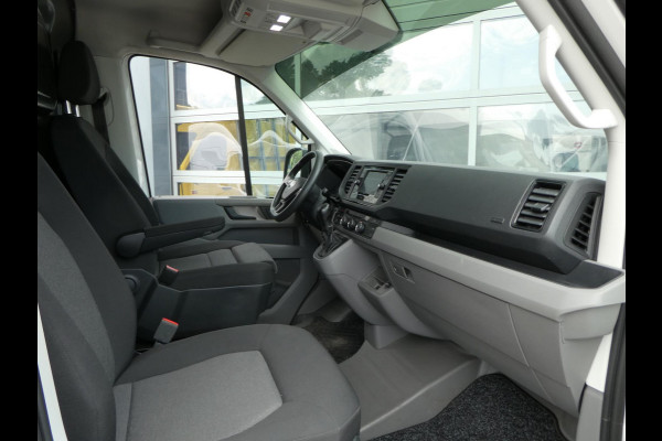 Volkswagen Crafter 35 2.0 TDI 180 pk L3H3 ( L2H2) airco, apple carplay ,camera ,trekhaak