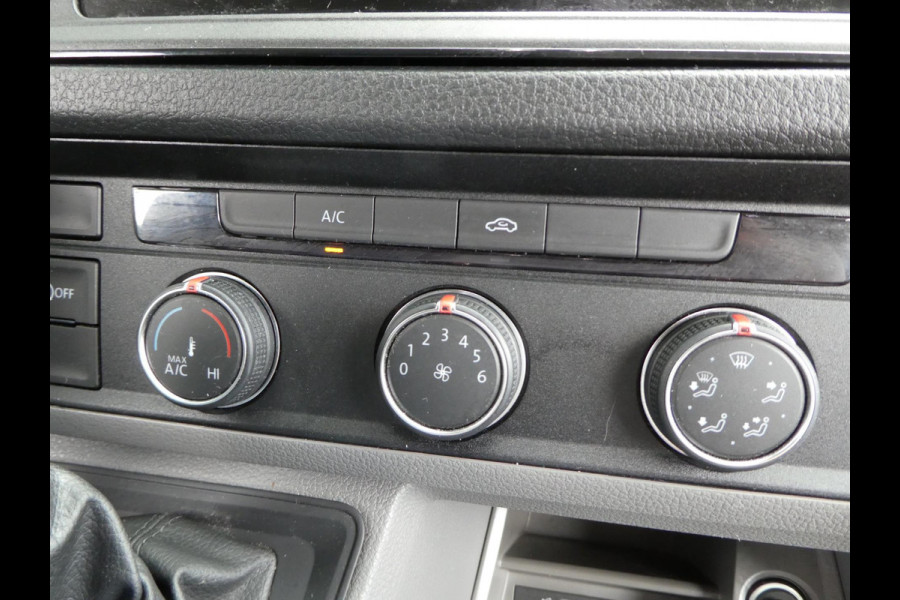 Volkswagen Crafter 35 2.0 TDI 180 pk L3H3 ( L2H2) airco, apple carplay ,camera ,trekhaak