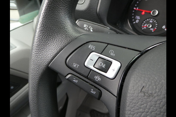 Volkswagen Crafter 35 2.0 TDI 180 pk L3H3 ( L2H2) airco, apple carplay ,camera ,trekhaak