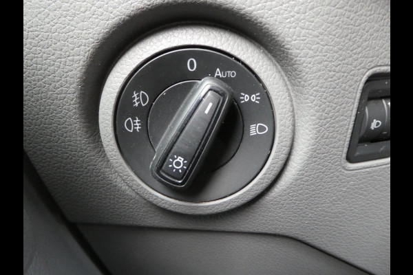 Volkswagen Crafter 35 2.0 TDI 180 pk L3H3 ( L2H2) airco, apple carplay ,camera ,trekhaak