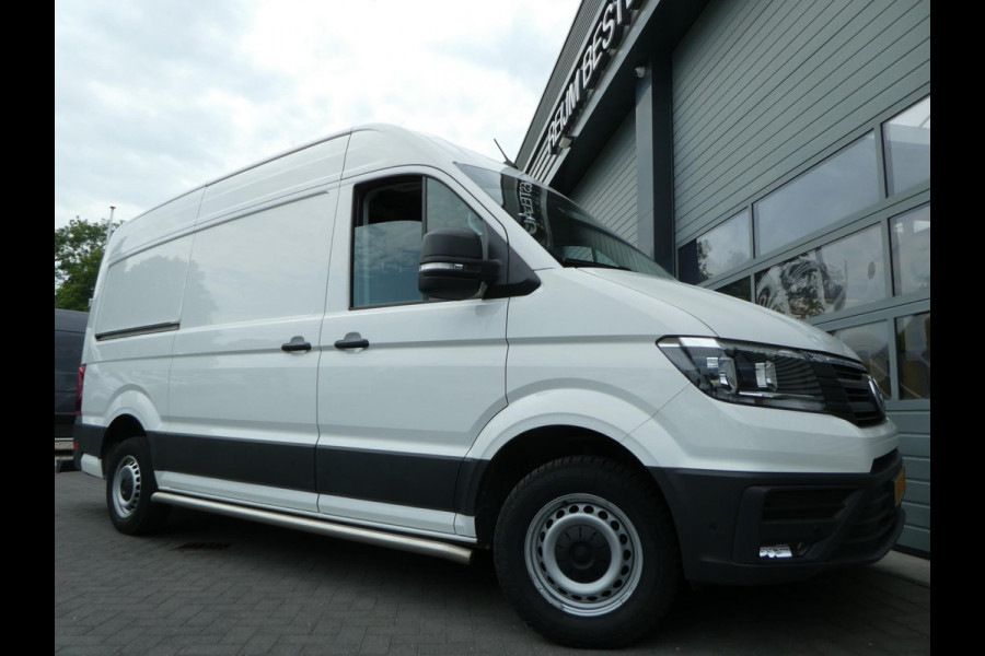 Volkswagen Crafter 35 2.0 TDI 180 pk L3H3 ( L2H2) airco, apple carplay ,camera ,trekhaak