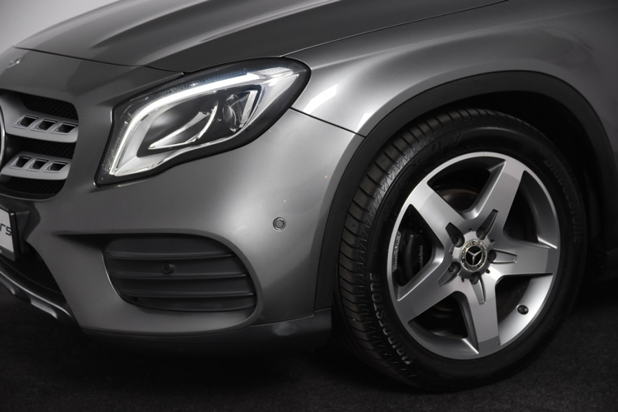 Mercedes-Benz GLA 180 AMG Line *Navi*Camera*Cruise*