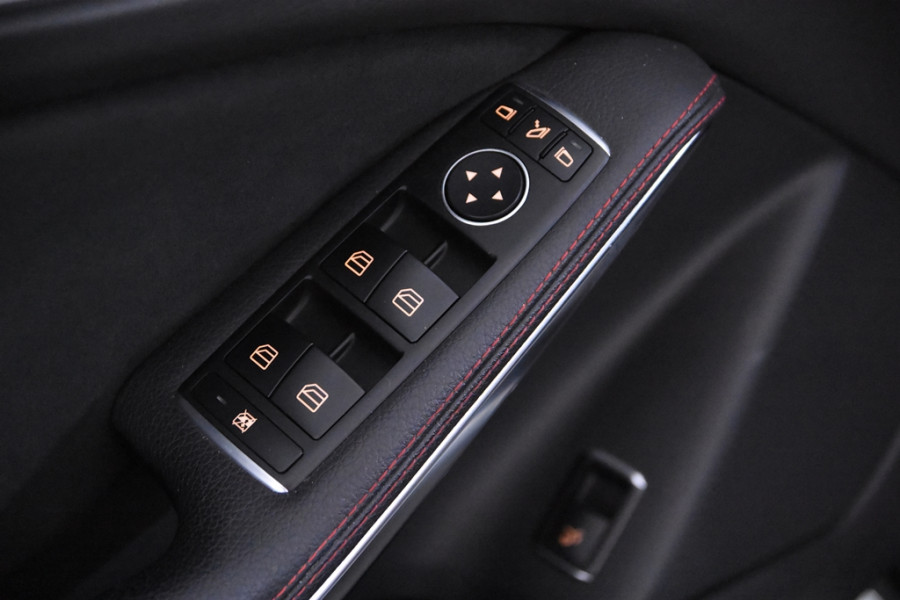 Mercedes-Benz GLA 180 AMG Line *Navi*Camera*Cruise*