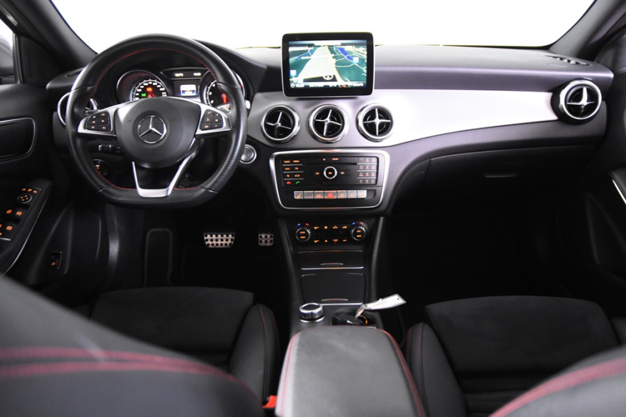 Mercedes-Benz GLA 180 AMG Line *Navi*Camera*Cruise*