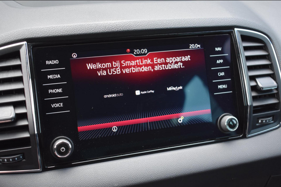 Škoda Karoq 1.5 TSI ACT | LEDER | TREKHAAK | CAMERA | APPLE CARPLAY | ANDROID AUTO | STOELVERWARMING | DEALER ONDERHOUDEN