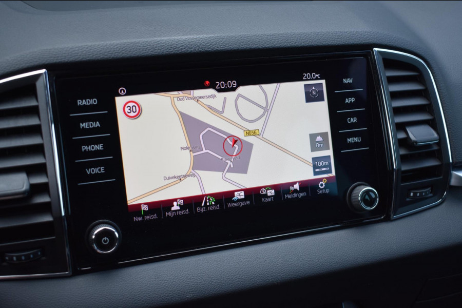Škoda Karoq 1.5 TSI ACT | LEDER | TREKHAAK | CAMERA | APPLE CARPLAY | ANDROID AUTO | STOELVERWARMING | DEALER ONDERHOUDEN