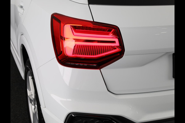 Audi Q2 35 TFSI S Edition 150 pk S-tronic | Verlengde garantie | Navigatie | Panoramadak | Parkeersensoren achter | Adaptieve cruise control | S-Line |