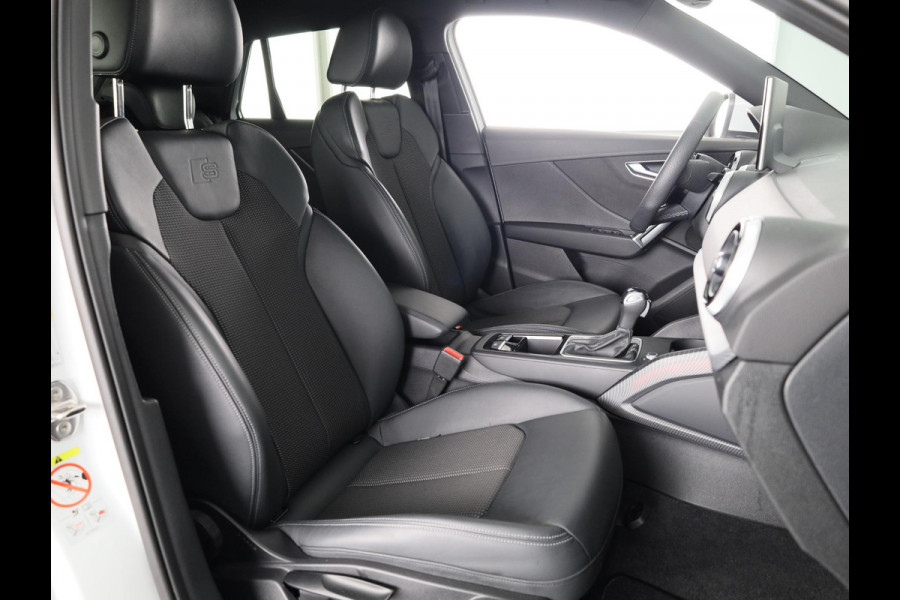 Audi Q2 35 TFSI S Edition 150 pk S-tronic | Verlengde garantie | Navigatie | Panoramadak | Parkeersensoren achter | Adaptieve cruise control | S-Line |