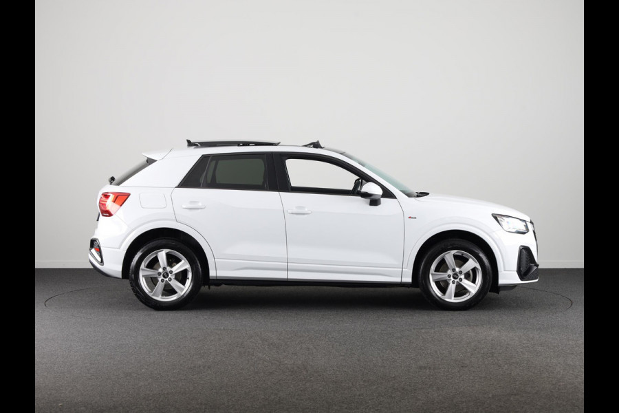 Audi Q2 35 TFSI S Edition 150 pk S-tronic | Verlengde garantie | Navigatie | Panoramadak | Parkeersensoren achter | Adaptieve cruise control | S-Line |
