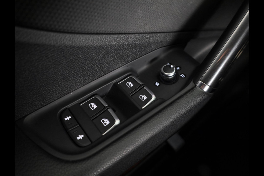 Audi Q2 35 TFSI S Edition 150 pk S-tronic | Verlengde garantie | Navigatie | Panoramadak | Parkeersensoren achter | Adaptieve cruise control | S-Line |