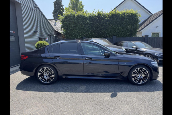 BMW 5 Serie 520d High Executive M-Sport | Panoramadak | 360* Camera | Head-Up Display | Climate Control | 19 Inch Lichtmetalen Velgen |