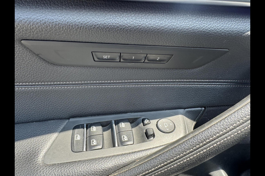 BMW 5 Serie 520d High Executive M-Sport | Panoramadak | 360* Camera | Head-Up Display | Climate Control | 19 Inch Lichtmetalen Velgen |