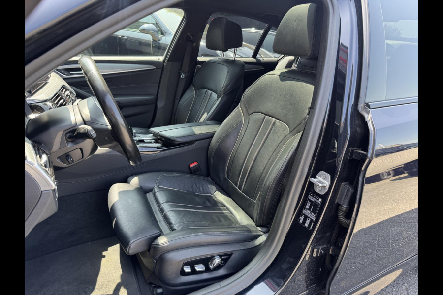 BMW 5 Serie 520d High Executive M-Sport | Panoramadak | 360* Camera | Head-Up Display | Climate Control | 19 Inch Lichtmetalen Velgen |