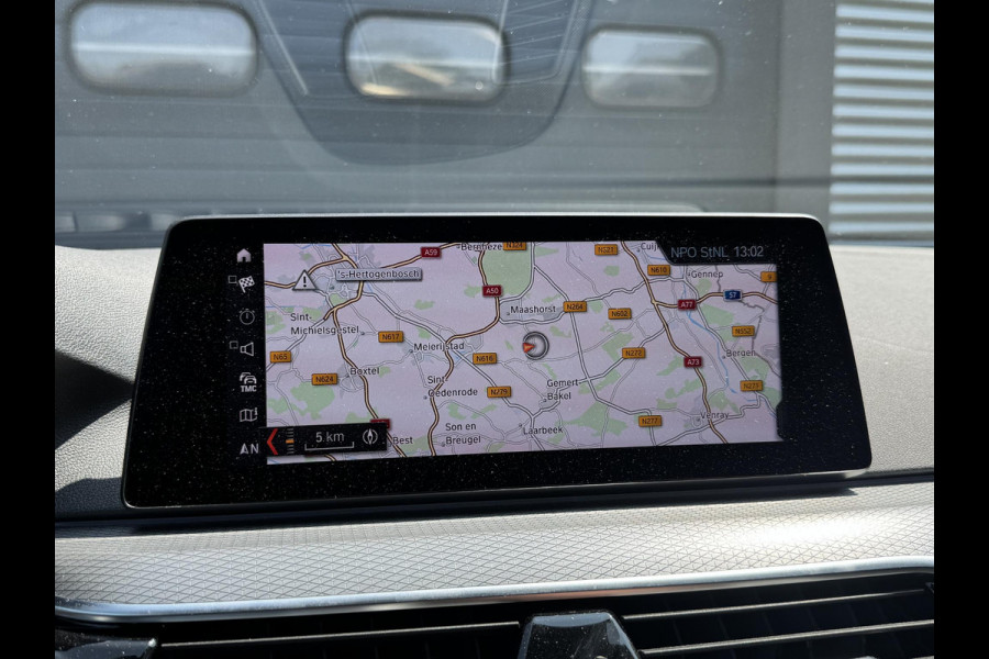 BMW 5 Serie 520d High Executive M-Sport | Panoramadak | 360* Camera | Head-Up Display | Climate Control | 19 Inch Lichtmetalen Velgen |