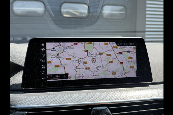 BMW 5 Serie 520d High Executive M-Sport | Panoramadak | 360* Camera | Head-Up Display | Climate Control | 19 Inch Lichtmetalen Velgen |