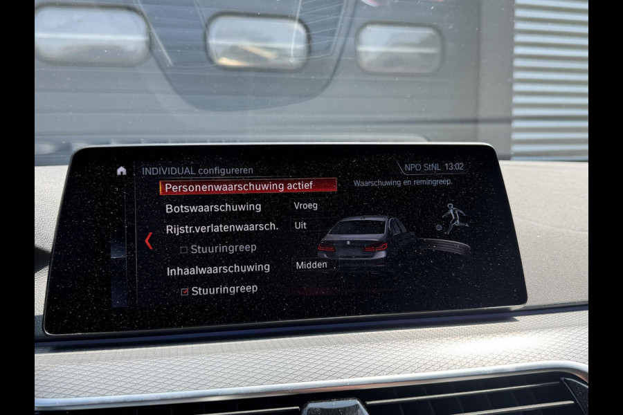BMW 5 Serie 520d High Executive M-Sport | Panoramadak | 360* Camera | Head-Up Display | Climate Control | 19 Inch Lichtmetalen Velgen |