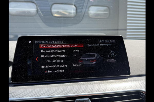 BMW 5 Serie 520d High Executive M-Sport | Panoramadak | 360* Camera | Head-Up Display | Climate Control | 19 Inch Lichtmetalen Velgen |