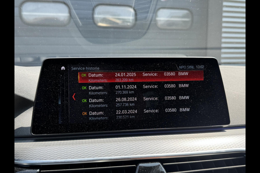 BMW 5 Serie 520d High Executive M-Sport | Panoramadak | 360* Camera | Head-Up Display | Climate Control | 19 Inch Lichtmetalen Velgen |