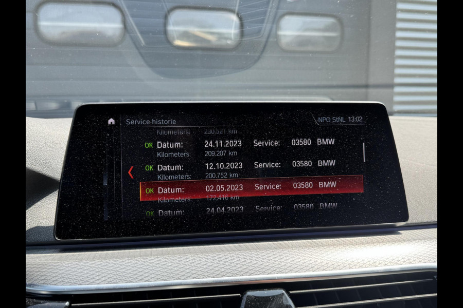 BMW 5 Serie 520d High Executive M-Sport | Panoramadak | 360* Camera | Head-Up Display | Climate Control | 19 Inch Lichtmetalen Velgen |