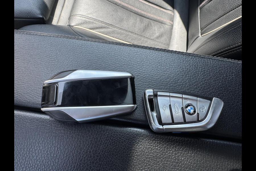 BMW 5 Serie 520d High Executive M-Sport | Panoramadak | 360* Camera | Head-Up Display | Climate Control | 19 Inch Lichtmetalen Velgen |