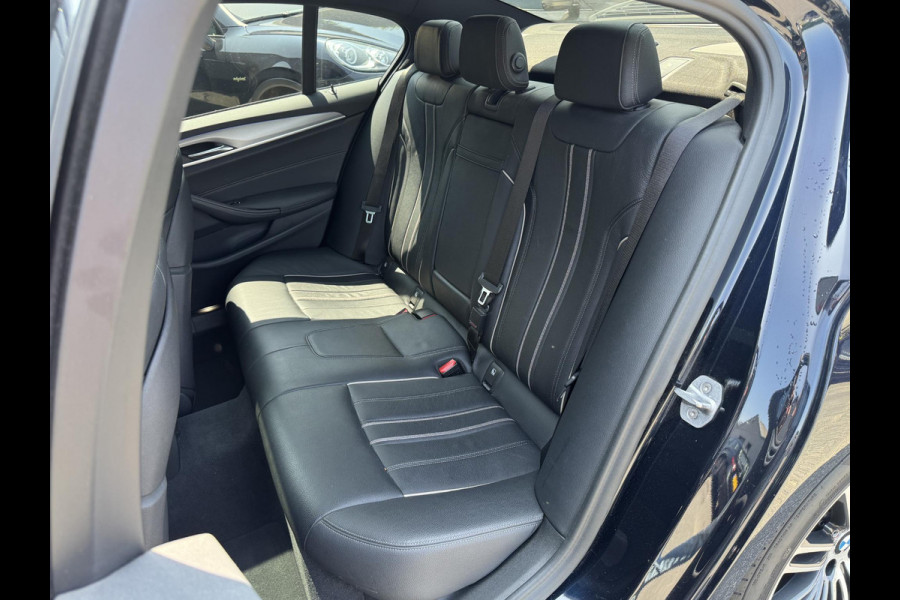 BMW 5 Serie 520d High Executive M-Sport | Panoramadak | 360* Camera | Head-Up Display | Climate Control | 19 Inch Lichtmetalen Velgen |