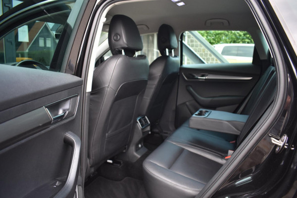 Škoda Karoq 1.5 TSI ACT | LEDER | TREKHAAK | CAMERA | APPLE CARPLAY | ANDROID AUTO | STOELVERWARMING | DEALER ONDERHOUDEN