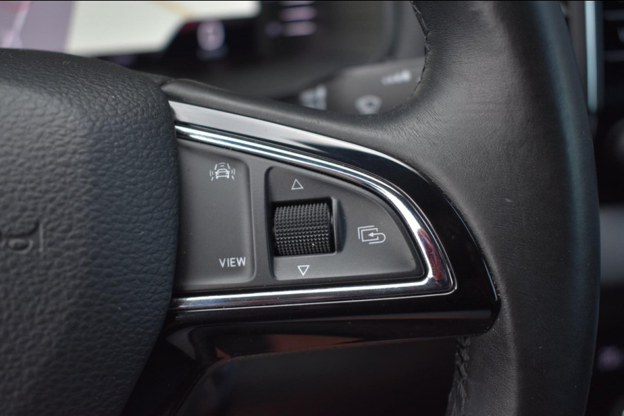 Škoda Karoq 1.5 TSI ACT | LEDER | TREKHAAK | CAMERA | APPLE CARPLAY | ANDROID AUTO | STOELVERWARMING | DEALER ONDERHOUDEN