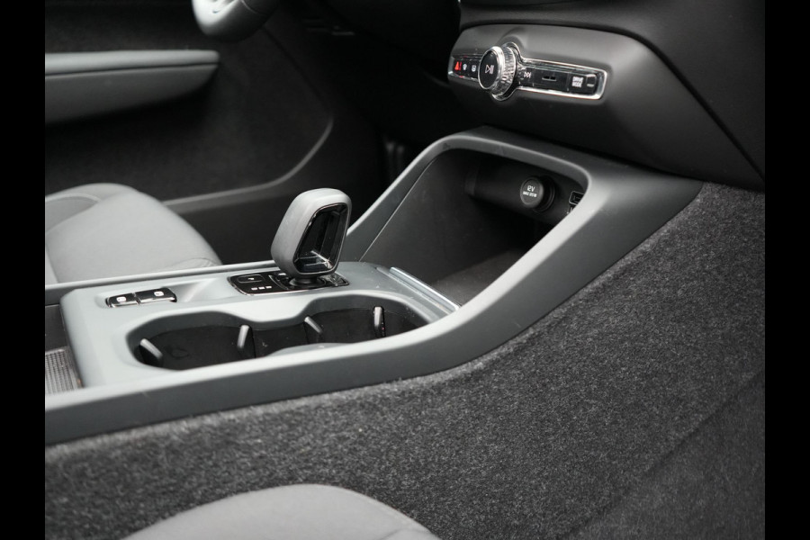 Volvo XC40 T4 Recharge Inscription Plug In Hybrid 211pk PHEV | Panodak | Sportstoelen Verwarmd | Camera | Apple Carplay | Navi | LED | 18"L.M |