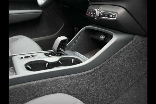 Volvo XC40 T4 Recharge Inscription Plug In Hybrid 211pk PHEV | Panodak | Sportstoelen Verwarmd | Camera | Apple Carplay | Navi | LED | 18"L.M |
