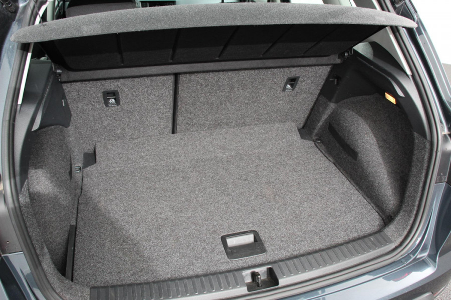 Seat Arona 1.0 TSI Style | Navigatie | d.m.v. Apple Carplay/Android Auto | Airco | Parkeer Sensoren | Lichtmetalen velgen | Cruise Control | Stoelverwarming