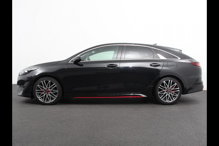 Kia ProCeed 1.6 T-GDi 204pk Automaat GT Navigatie Apple Carplay/Android Auto Parkeersensoren Camera Adaptive Cruise Control Stoel- en stuurverwarming Elektrische achterklep Keyless Entry/Start Ledverlichting Virtual Cockpit