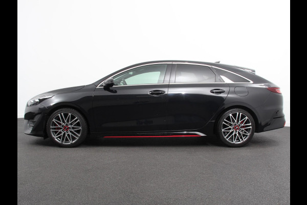 Kia ProCeed 1.6 T-GDi 204pk Automaat GT Navigatie Apple Carplay/Android Auto Parkeersensoren Camera Adaptive Cruise Control Stoel- en stuurverwarming Elektrische achterklep Keyless Entry/Start Ledverlichting Virtual Cockpit
