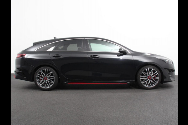 Kia ProCeed 1.6 T-GDi 204pk Automaat GT Navigatie Apple Carplay/Android Auto Parkeersensoren Camera Adaptive Cruise Control Stoel- en stuurverwarming Elektrische achterklep Keyless Entry/Start Ledverlichting Virtual Cockpit